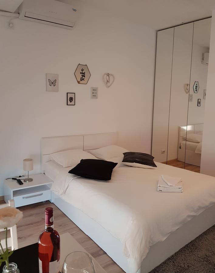 Studio Confort 3 Bucureşti Ngoại thất bức ảnh