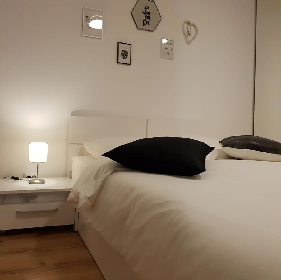 Studio Confort 3 Bucureşti Ngoại thất bức ảnh