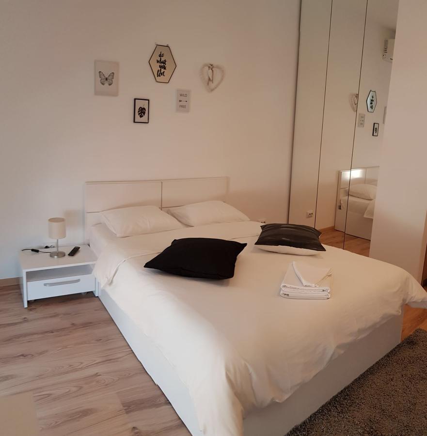 Studio Confort 3 Bucureşti Ngoại thất bức ảnh